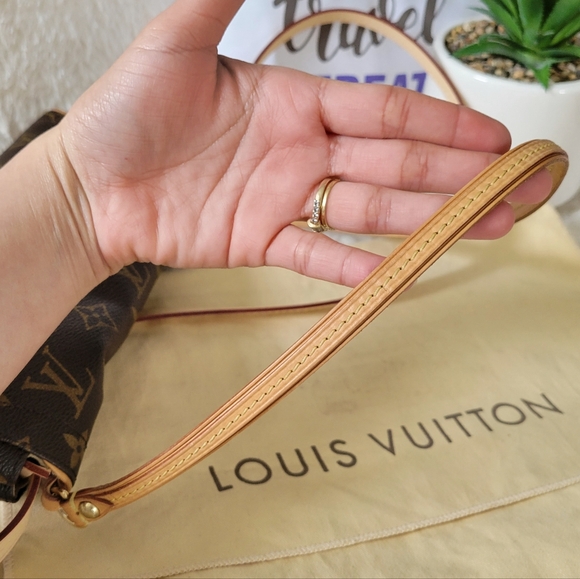 💕DISCONTINUED Very Rare LOUIS VUITTON Pochette Beverly Crossbody Monogram - Picture 7 of 16